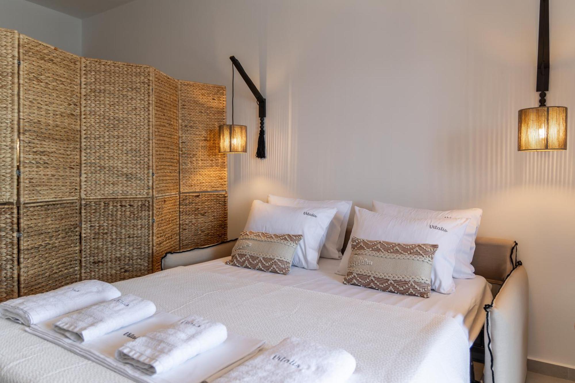 Vitalis Residences - Haven Suites Адамас Экстерьер фото