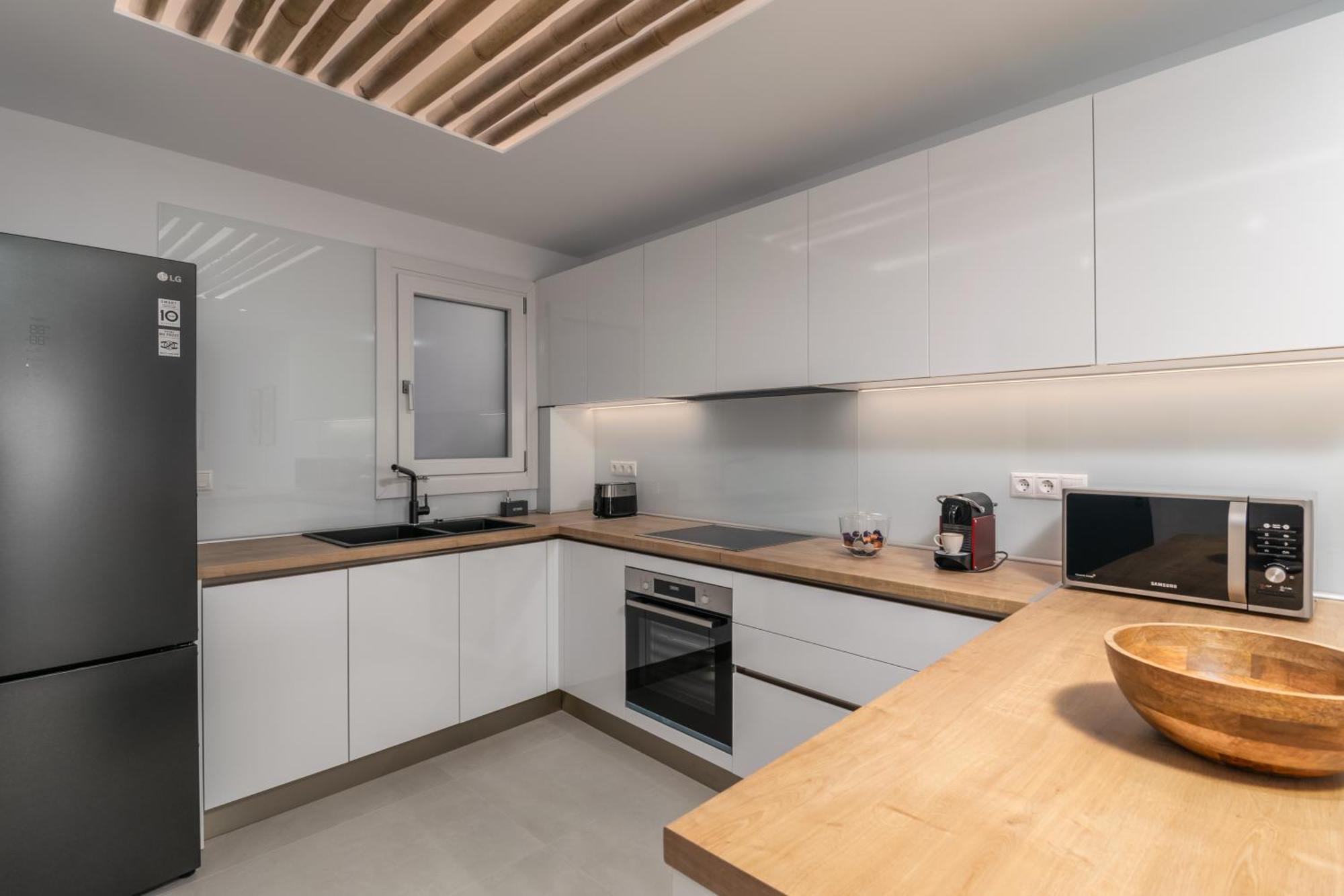 Vitalis Residences - Haven Suites Адамас Экстерьер фото